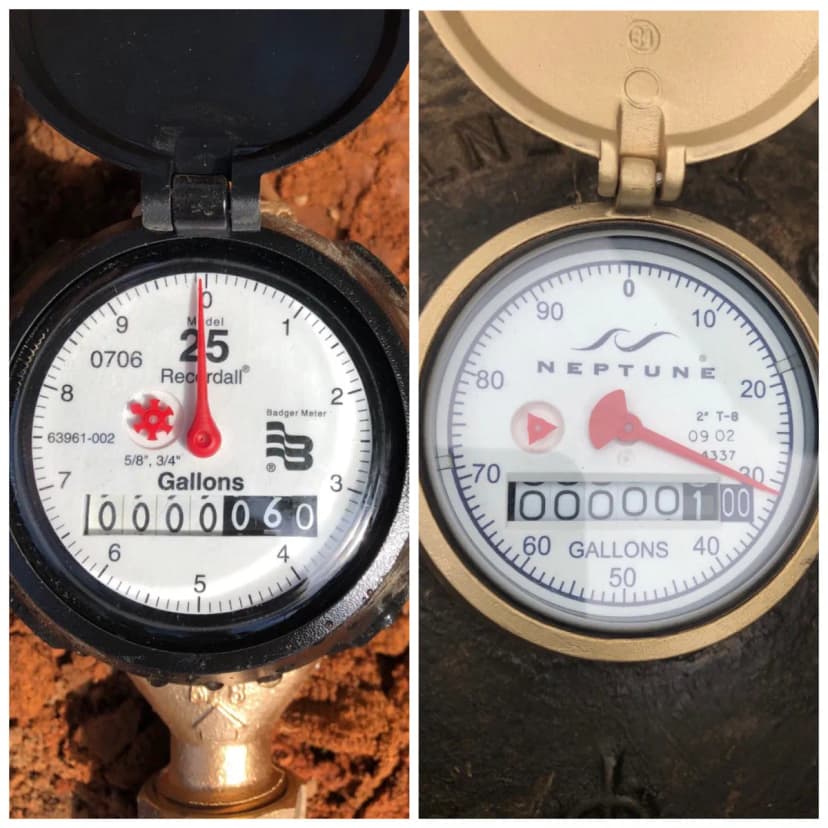 Contador de agua con indicador de fuga girando - puede indicar fuga real o v\u00e1lvula de flotador defectuosa en aljibe
